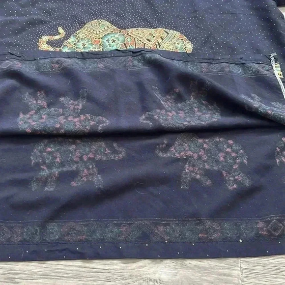 Jeffry Collection  | Vintage elephant short sleeve top - Picture 7 of 10